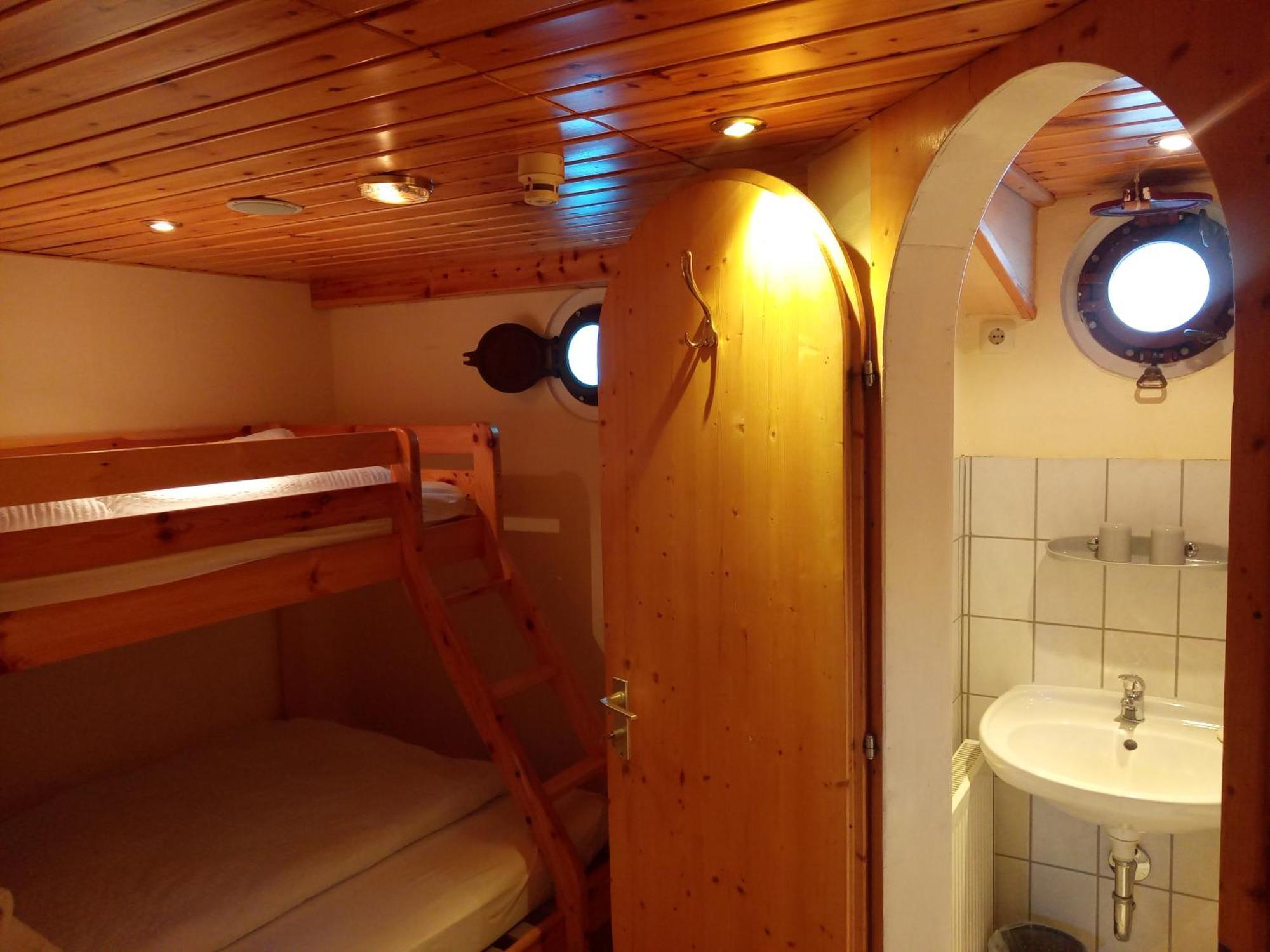 Kuestenmotorschiff Aventura BRE 外观 照片
