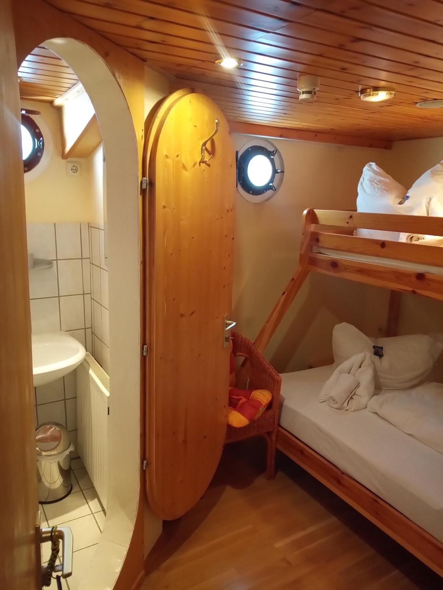 Kuestenmotorschiff Aventura BRE 外观 照片